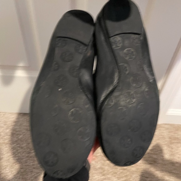 Black Tory Burch Flats. - Picture 2 of 2